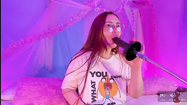 centaurigirl online show from May 22, 4:41 am