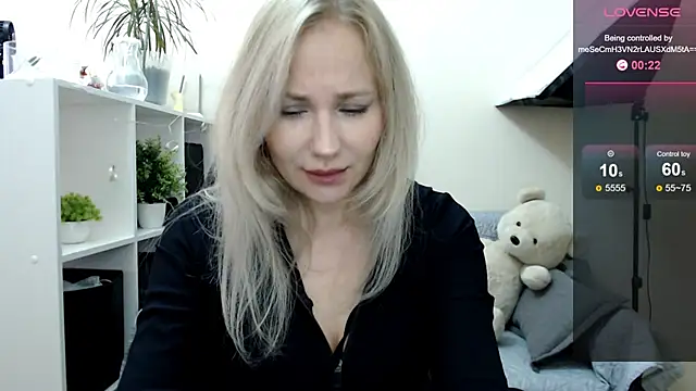 Sunny bunny6 online show from September 24, 3:43 am