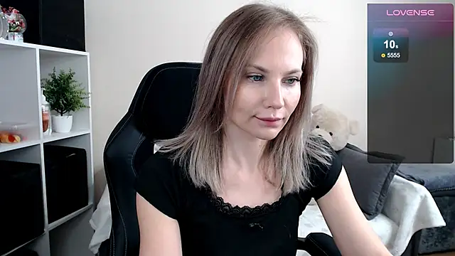 Snapshot of Sunny_bunny6 chatting on June 27, 7:35 am Sunny bunny6 online show from June 27, 7:35 am