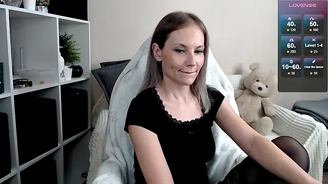 Snapshot of Sunny_bunny6 chatting on July 17, 7:52 pm Sunny bunny6 online show from July 17, 7:52 pm