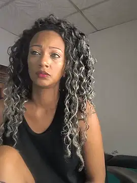 Snapshot of Amaliu_ chatting on July 4, 10:05 pm Amaliu online show from July 4, 10:05 pm