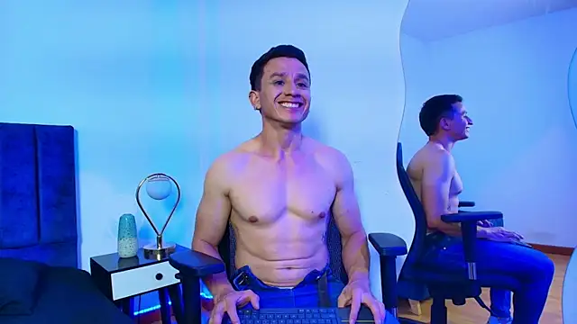 Andrewfalcon online show from September 13, 7:35 pm