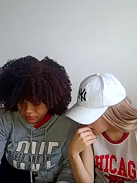 Snapshot of DANIELA_MICHEL chatting on December 10, 3:01 pm DANIELA MICHEL online show from December 10, 3:01 pm