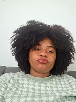 Snapshot of DANIELA_MICHEL chatting on February 6, 7:18 pm DANIELA MICHEL online show from February 6, 7:18 pm