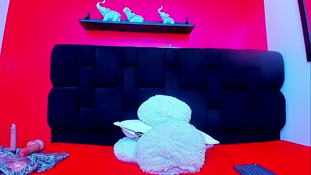 Leah Gomed online show from January 13, 4:07 am
