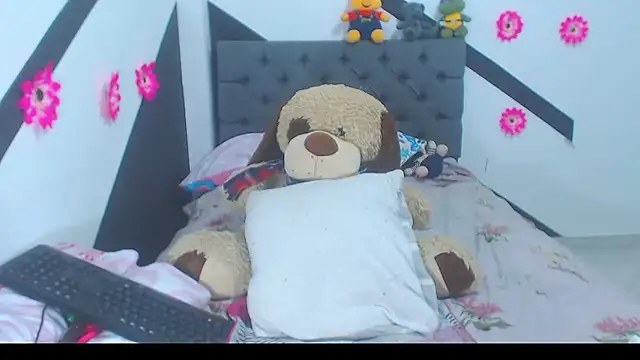 Paris Squirt  online show from October 16, 9:49 pm