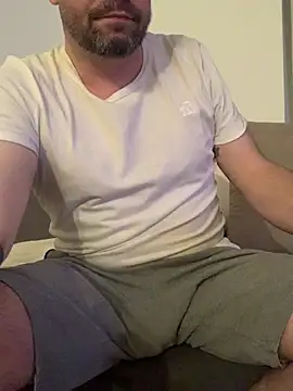 Snapshot of mikaaaaase chatting on January 22, 2:48 am mikaaaaase online show from January 22, 2:48 am