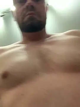 Snapshot of mikaaaaase chatting on February 10, 3:35 am mikaaaaase online show from February 10, 3:35 am