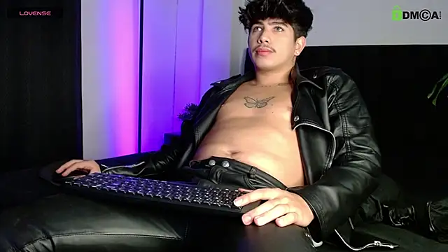 LyleBennett  online show from September 24, 1:36 pm