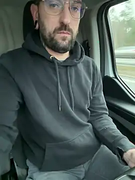 Snapshot of _Haptic_ chatting on December 2, 7:14 am Haptic online show from December 2, 7:14 am