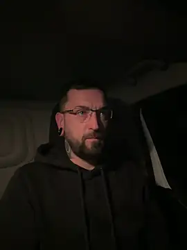 Snapshot of _Haptic_ chatting on March 21, 1:34 am Haptic online show from March 21, 1:34 am