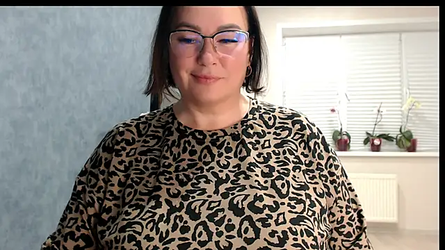 Nora Star online show from March 12, 5:30 pm