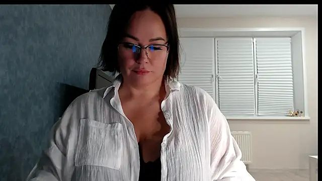 Nora Star online show from March 22, 5:16 pm