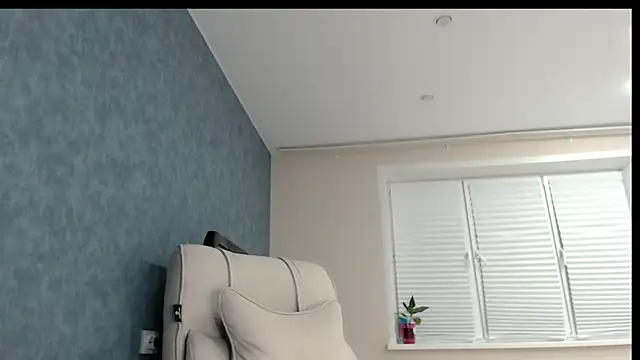 Nora Star online show from April 17, 7:06 pm