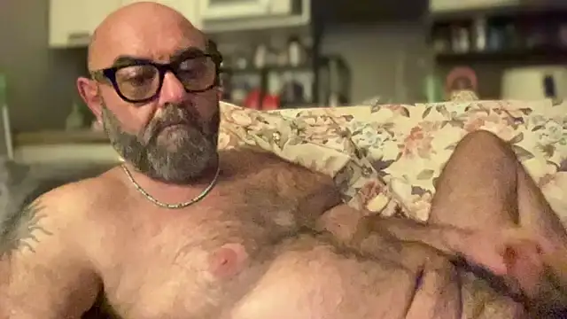 Snapshot of MM7026 chatting on April 28, 9:53 pm MM7026 online show from April 28, 9:53 pm