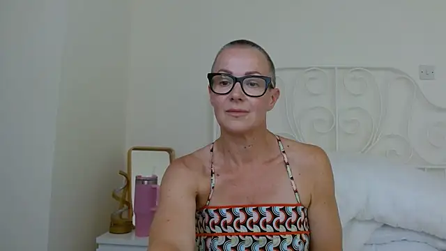 Snapshot of ELEGANT-ARIA36 chatting on July 19, 2:21 pm ELEGANT-ARIA36 online show from July 19, 2:21 pm