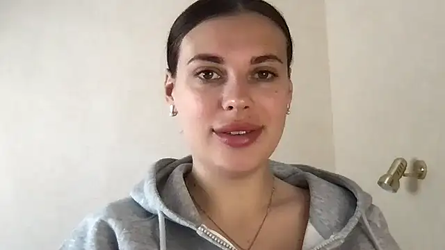 MoonriseGoddess online show from May 5, 9:06 am
