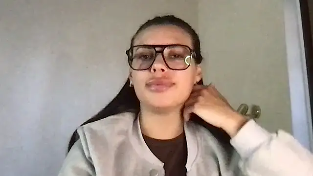 MoonriseGoddess online show from June 2, 9:33 am