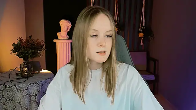 VivienLeeigh online show from December 25, 1:19 pm