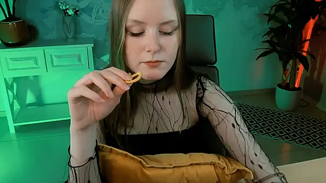 VivienLeeigh online show from February 11, 7:27 pm