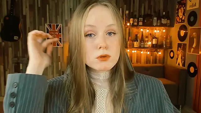 VivienLeeigh online show from February 20, 1:08 pm