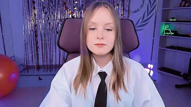 VivienLeeigh online show from March 9, 12:09 pm