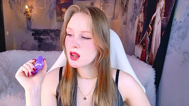 VivienLeeigh online show from March 14, 5:35 am