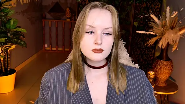 VivienLeeigh online show from June 5, 5:14 am
