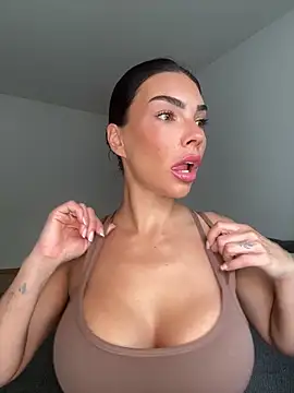 krissiswrld- online show from September 17, 11:01 am