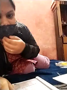Snapshot of zeevaansari chatting on January 6, 7:52 am zeevaansari online show from January 6, 7:52 am