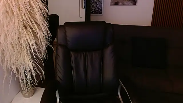 crimson tati  online show from December 10, 5:28 am