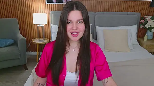 Snapshot of RihannaRose chatting on March 20, 8:19 pm RihannaRose online show from March 20, 8:19 pm