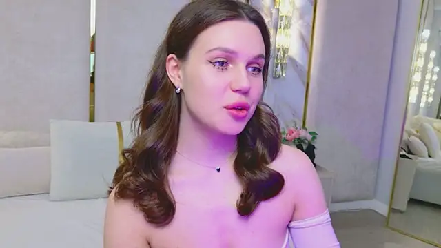 RihannaRose online show from April 14, 4:46 pm