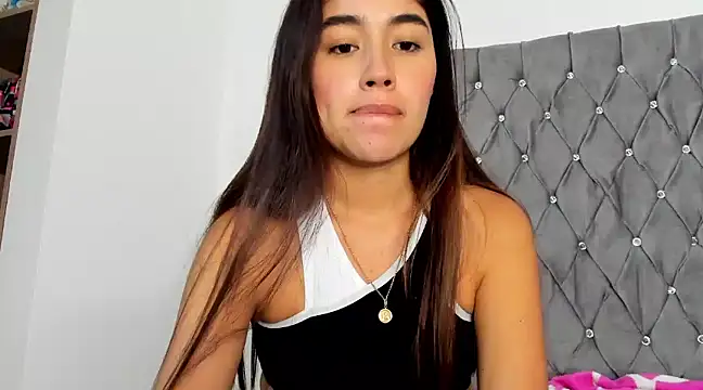 AriaMontgomery online show from December 17, 1:29 am