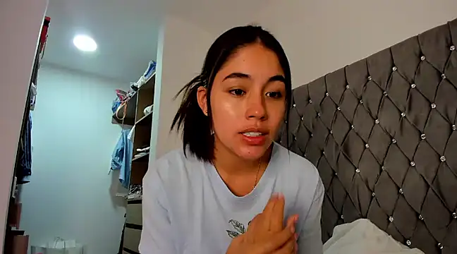 AriaMontgomery online show from December 20, 7:44 am