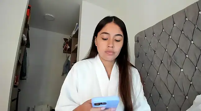 AriaMontgomery online show from December 20, 8:23 pm