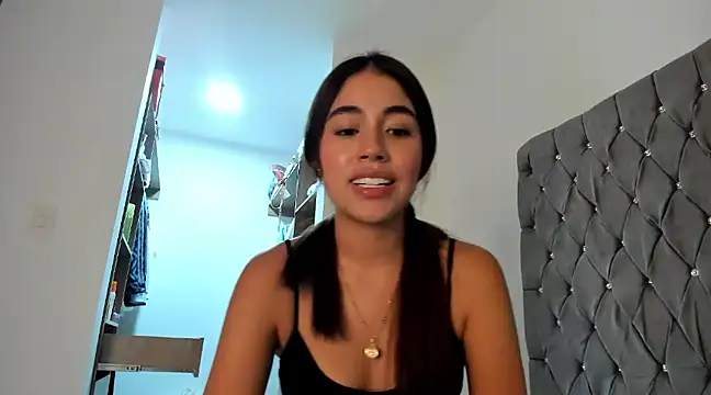 AriaMontgomery online show from December 20, 11:26 pm