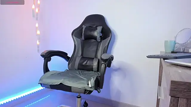 stephennolan1 online show from December 5, 2:42 am