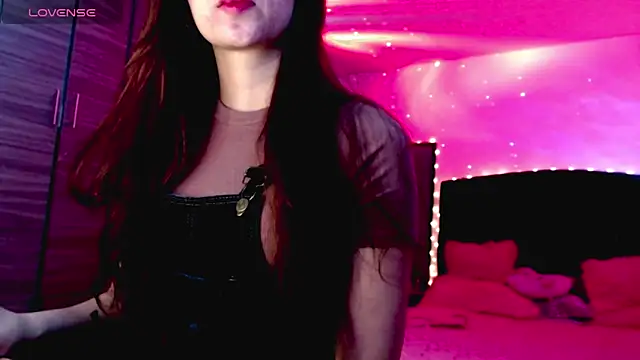 holy juli online show from November 14, 5:17 am