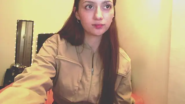 holy juli online show from April 8, 4:23 am