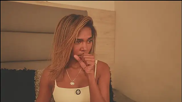 Lily Miiller online show from February 18, 9:33 pm