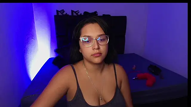 EmilySavvato online show from January 5, 4:58 am