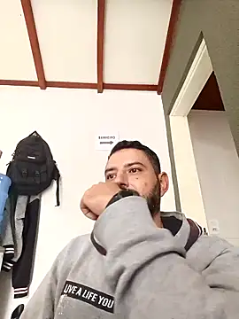 P4uzud4O online show from February 11, 11:59 am