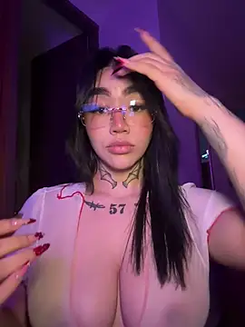 Nickiiiii online show from April 12, 6:40 am