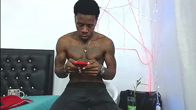 Damian hart 24CM online show from April 18, 2:04 am