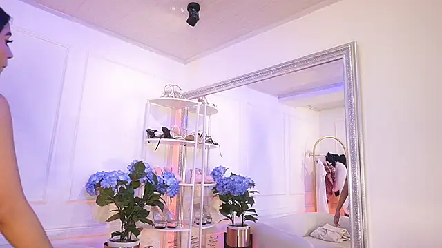 elasummer online show from February 12, 12:44 pm