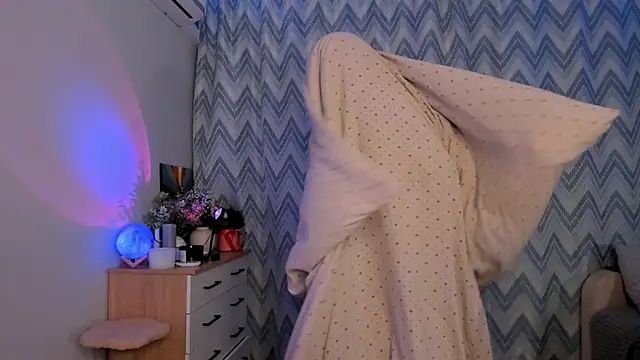 Tate Angel online show from January 22, 9:21 pm