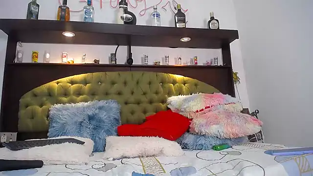 EMILY ROUSSE71 online show from March 2, 12:32 pm