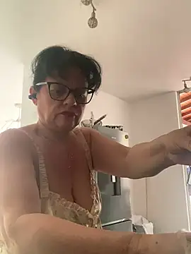 Sharongirl07 online show from April 18, 1:15 pm