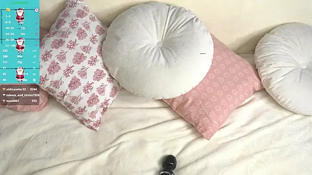 Snapshot of whisper_of_love chatting on December 23, 5:17 am whisper of love online show from December 23, 5:17 am